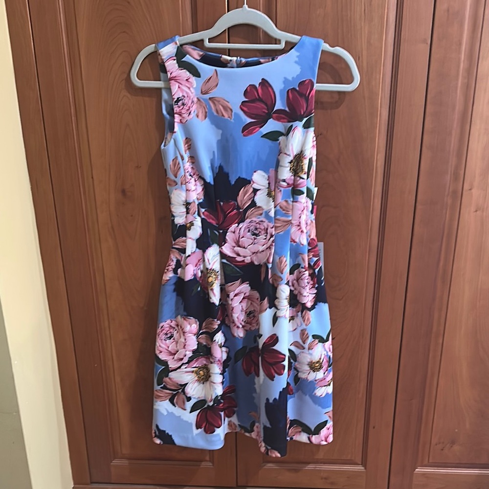 NWT’s Vince Camuto Sleeveless Summer Dress, size 0